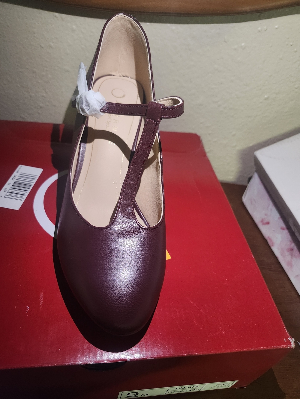 Classic Mary Jane Block Heel Pumps - Burgundy T Strap - Picture 2 of 5